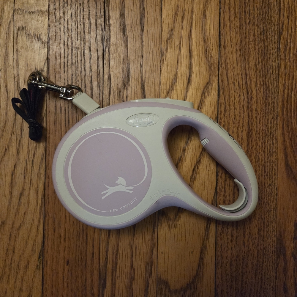 FLEXI Comfort Tape Retractable 16ft Dog Leash Medium Dogs (Up to 55 lbs) LikeNew